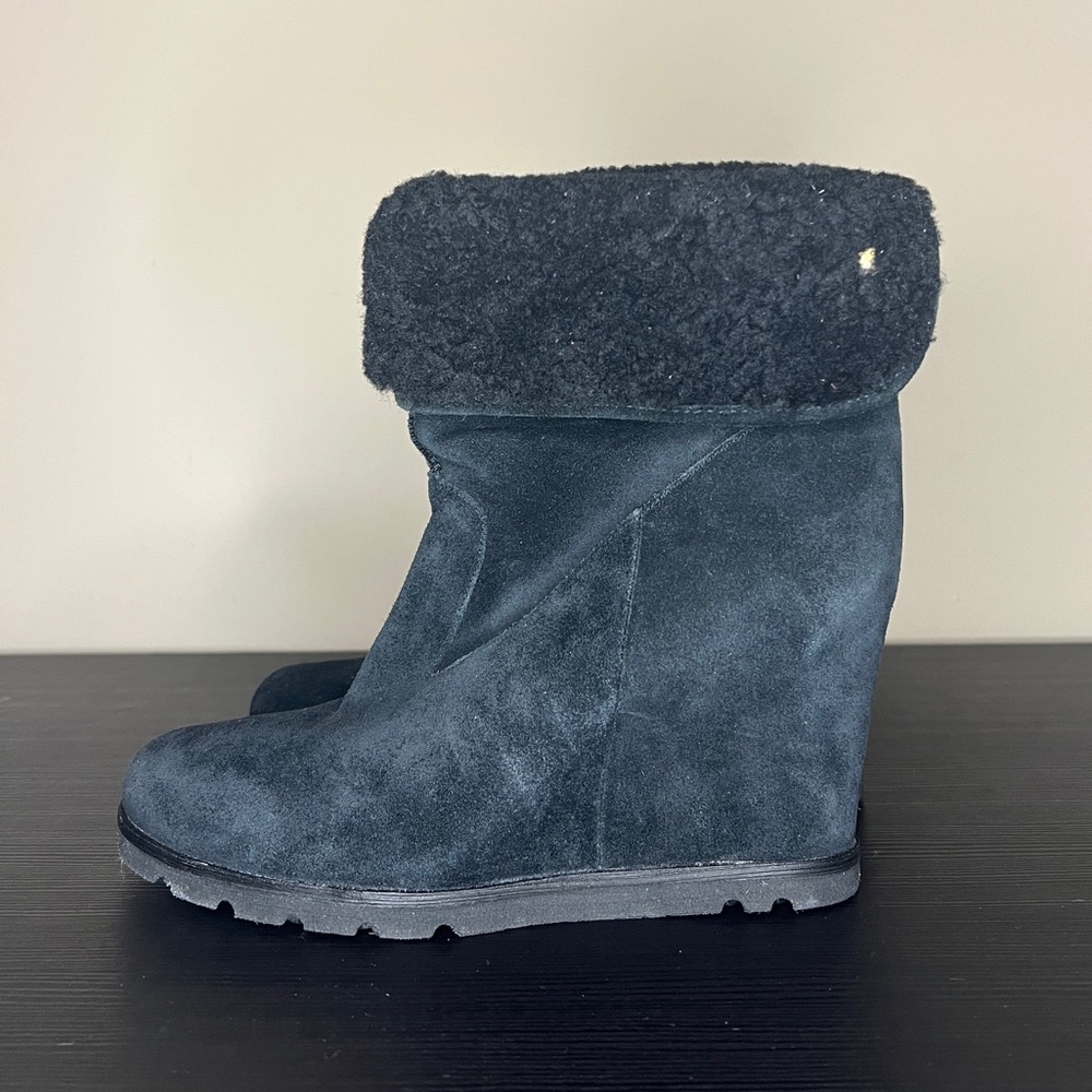 UGG Australia Kyra Genuine Shearling Wedge Heel Ankle Boots Black Suede Size 10